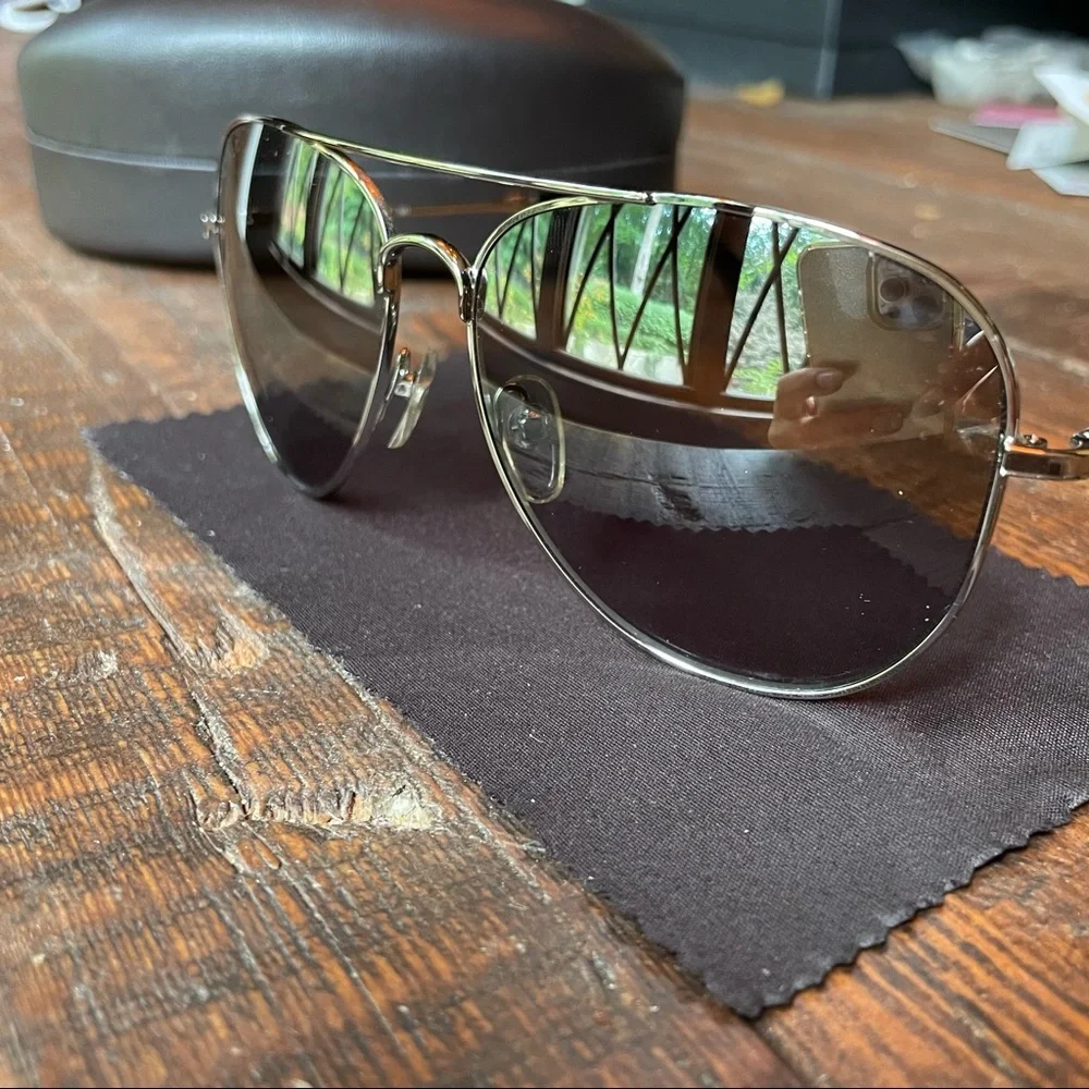 SOLD Michael Kors Polarized Aviator Sunglasses MKS144 Color 041 Exceptional Cond - Picture 4 of 9